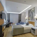 Üdülőközpont Alba 5*
