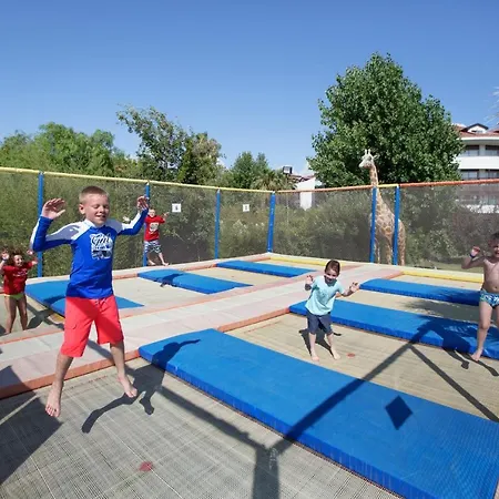 Semesteranläggning (resort) Alba 5*