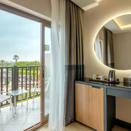 Alba Semesteranläggning (resort) Side