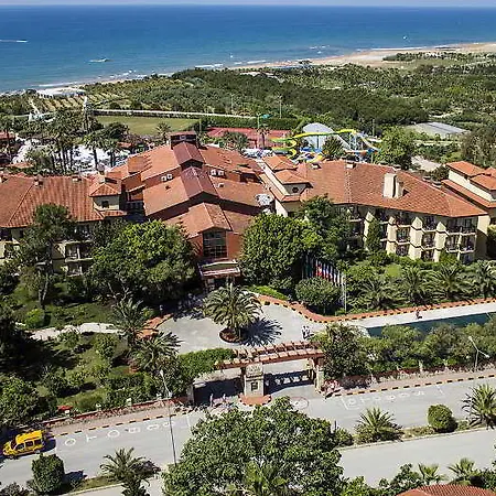 Alba Semesteranläggning (resort) Side