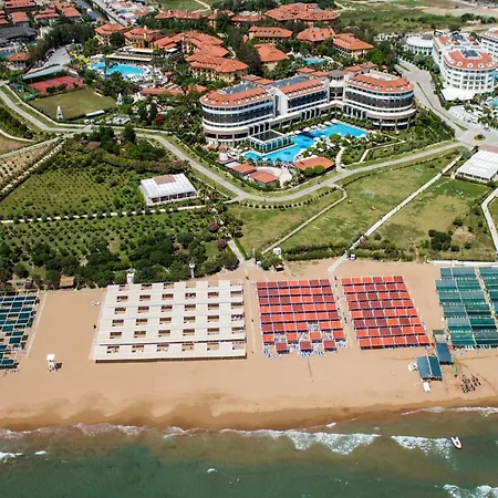 Semesteranläggning (resort) Alba 5*